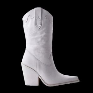 L'Intervalle Cavalia Western Boot size 37 or 6.5 in white